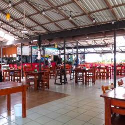 Cabinas y Restaurante Cocos