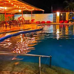 Bar, Restaurante y Piscina Los Delfines