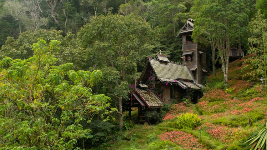 CAPILLA EN LAS NUBES