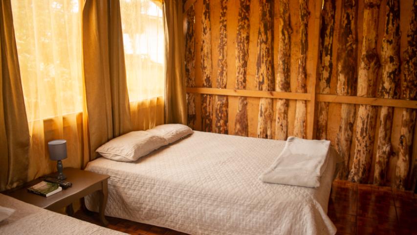 HOSPEDAJE COTOBRUSEÑO