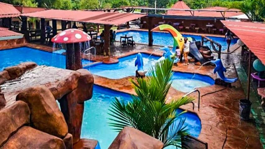 Hotel y Piscinas Teffany