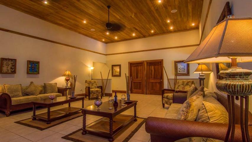 Crocodile Bay Resort