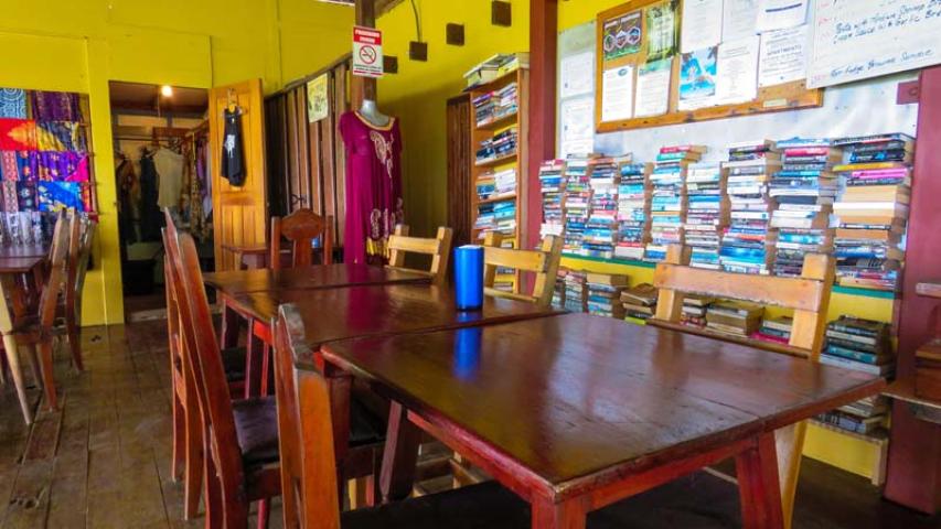 Bar Restaurante y Cabinas Sol y Mar