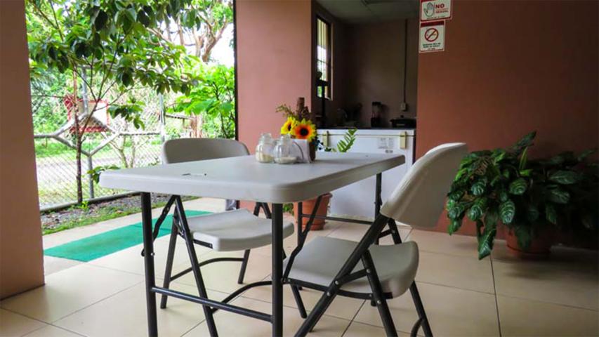 Panadería y Cafetería La Sureñita