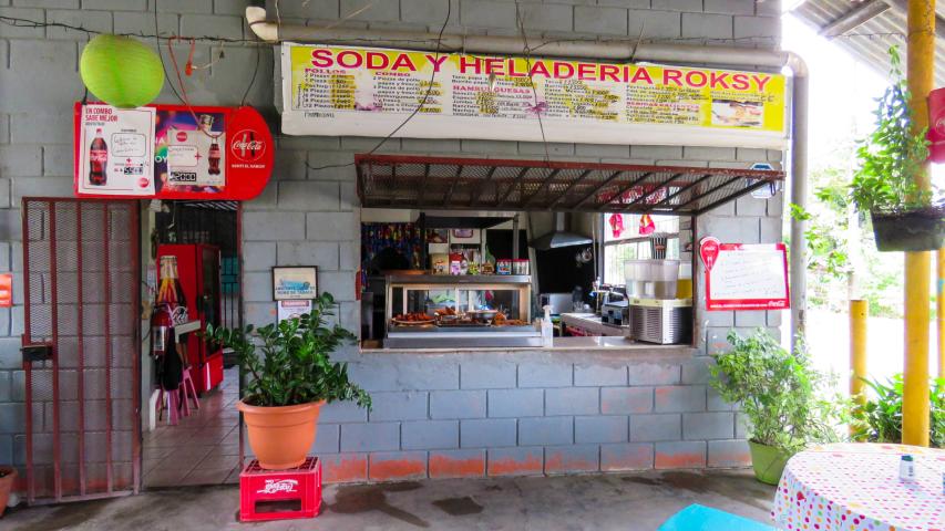 Soda y Heladería Roksy