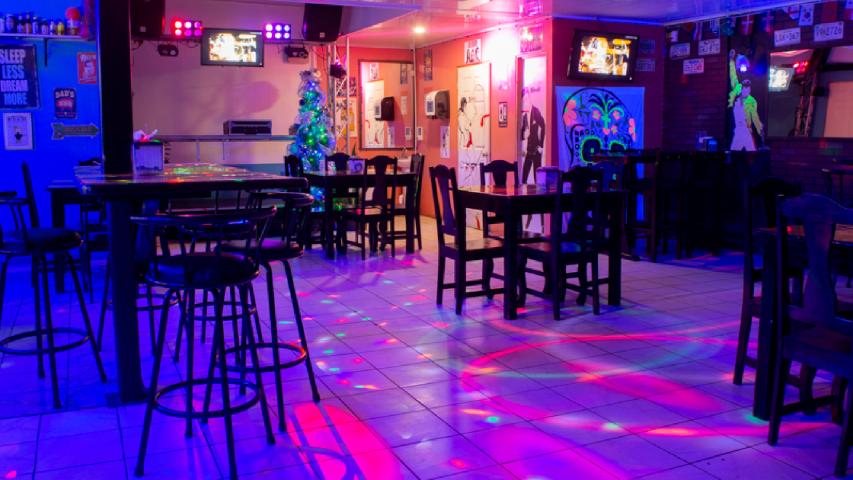 SATUR SPORT BAR &amp; RESTAURANT