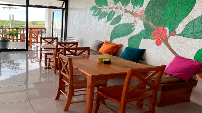 CAFETERÍA Y CREPERÍA LE CREPES