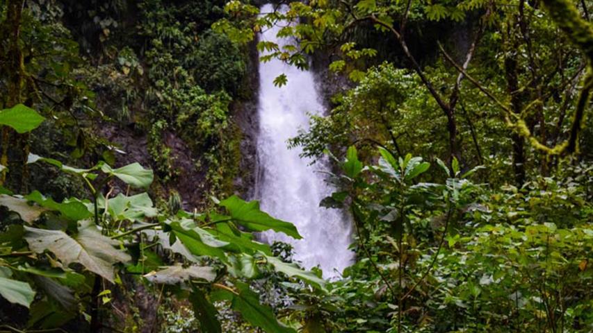 Catarata La Escondida