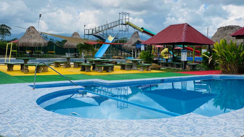 PARQUE ACUÁTICO COCOLANDIA