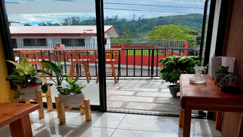 CAFETERÍA Y CREPERÍA LE CREPES